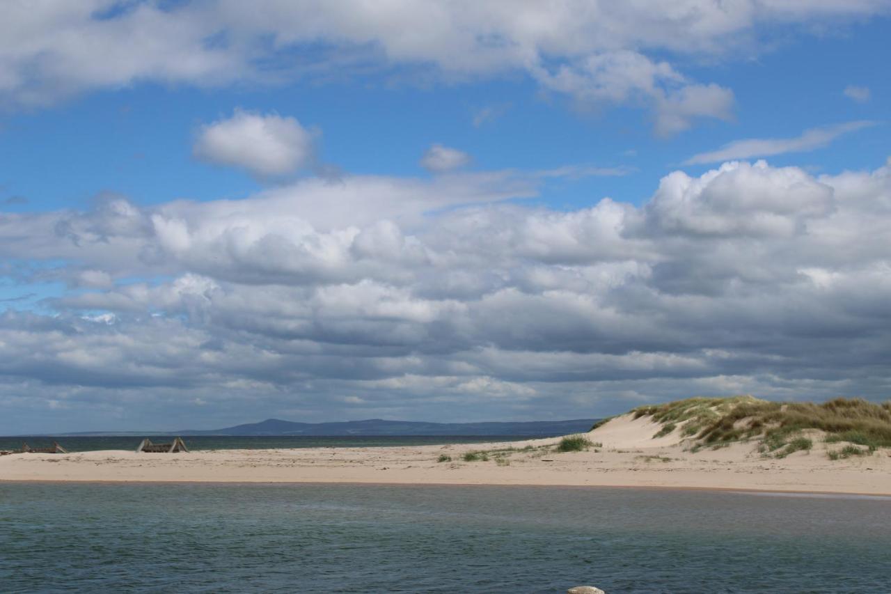 Beachfront Panoramic Seaview Free Wifi & Parking Lossiemouth Exterior photo