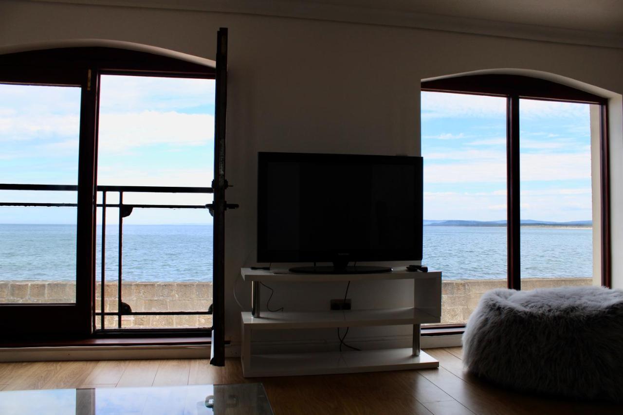 Beachfront Panoramic Seaview Free Wifi & Parking Lossiemouth Exterior photo